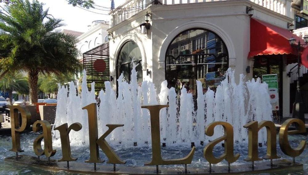 Lodge 61 Hotel Bangkok Exterior photo