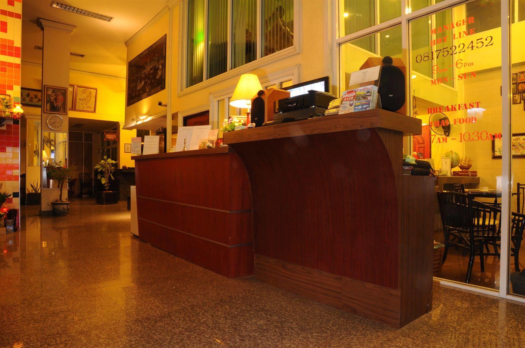 Lodge 61 Hotel Bangkok Exterior photo